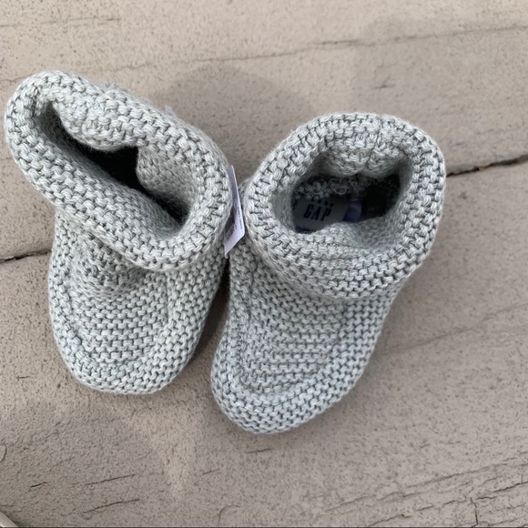 3 pairs of baby shoes - Picture 3 of 7